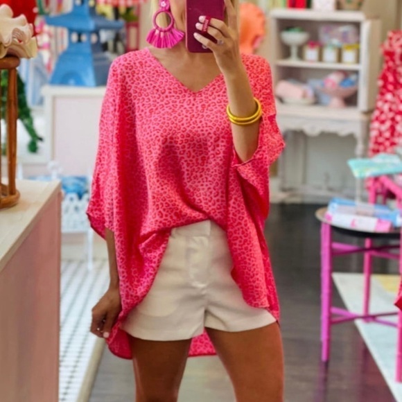 PINK CHEETAH PRINT OVERSIZED DOLMAN SLEEVE V NECK TOP Size Large - Picture 2 of 9